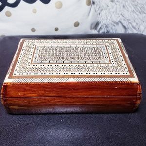 Jewelry box